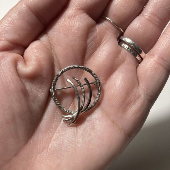 Vintage Sterling Silver 925 Modernist Round Textured Brooch Minimalist MCM - Picture 2 of 11